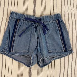 Denim drawstring shorts with zipper detail
